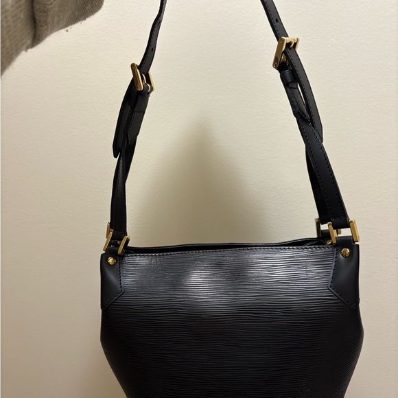 Louis Vuitton Mandara PM - Picture 3 of 7